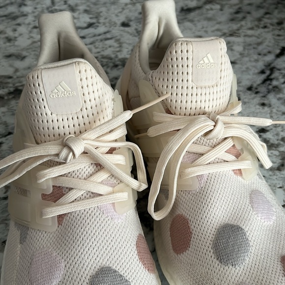 Rare Adidas Ultraboost - Picture 7 of 8
